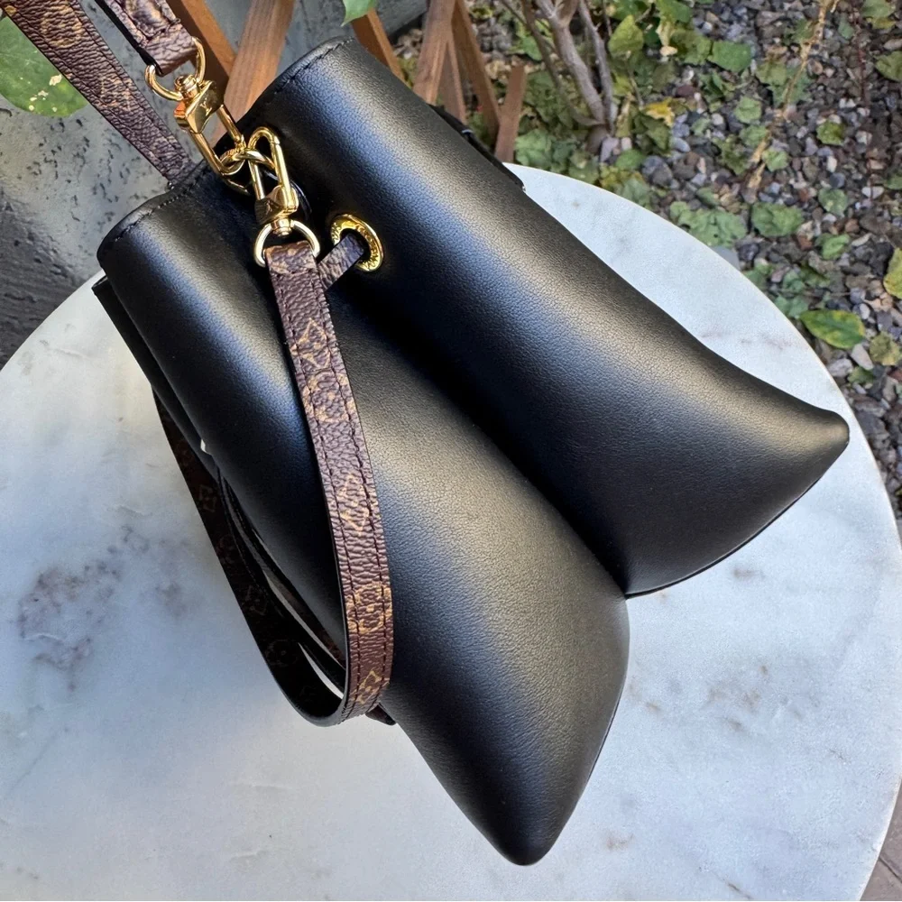 Louis Vuitton Bloom PM Bucket Bag